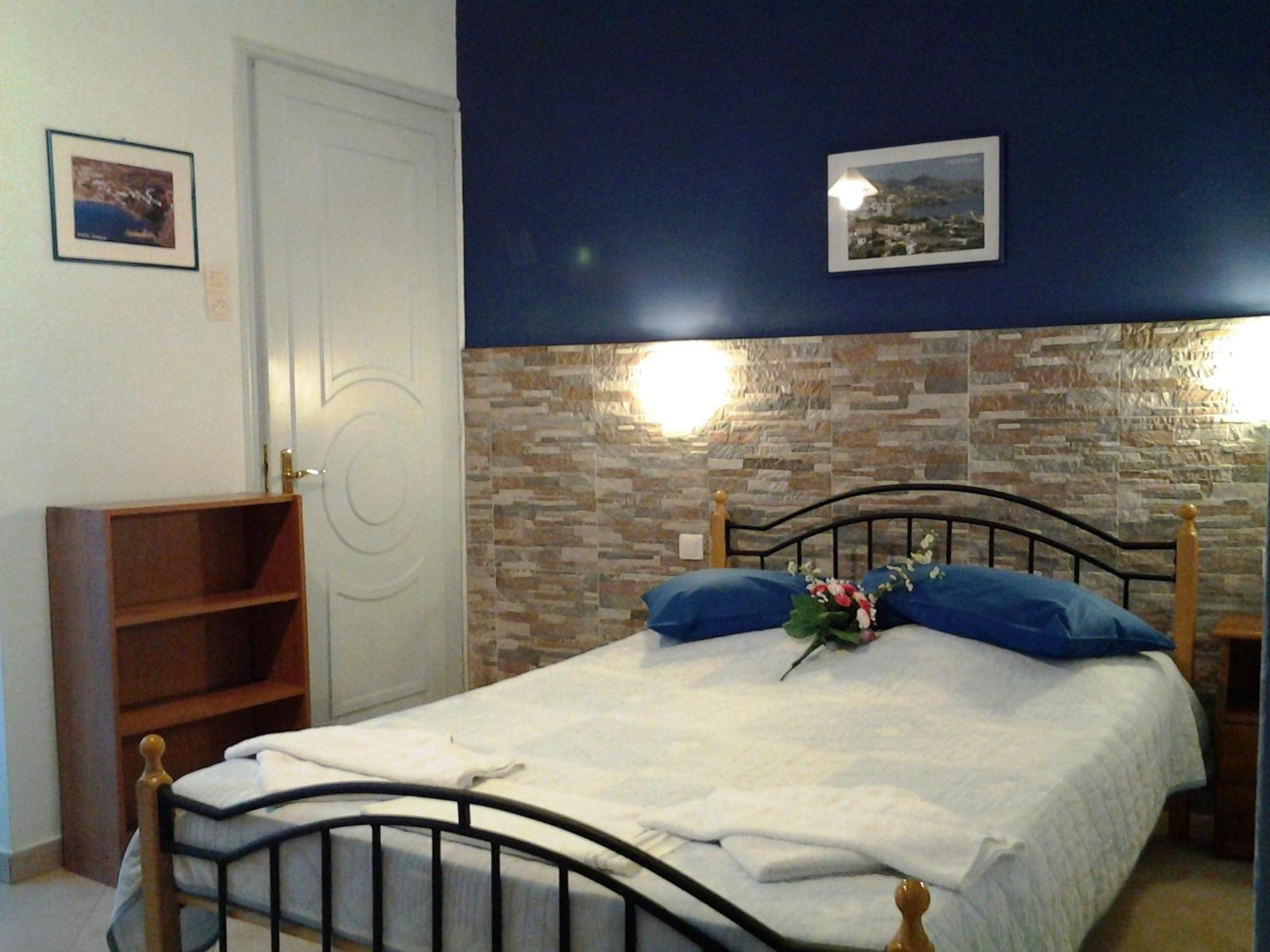 Apergis Rooms Hermópolis Quarto foto