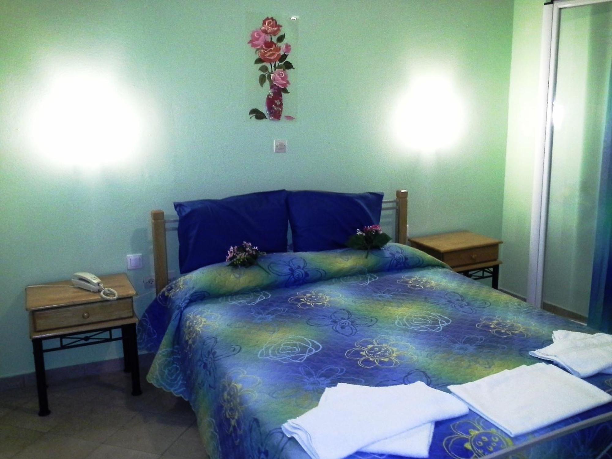 Apergis Rooms Hermópolis Quarto foto